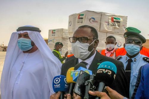 الامارات تهدي موريتانيا 100 ألف جرعة من لقاح كورونا