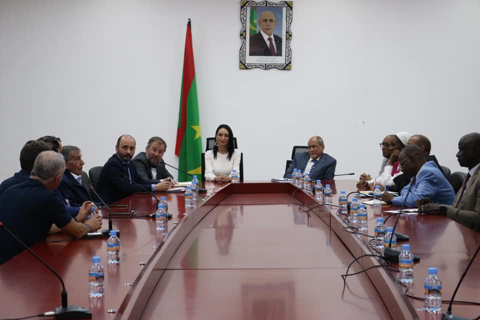 وزير الصيد الموريتاني يلتقي بوفد من حكومتي مورسيا وكناري