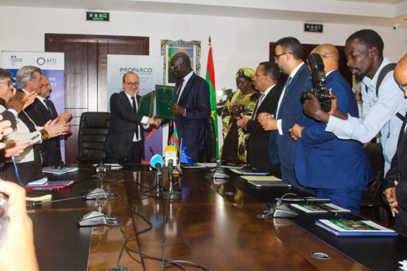 فرنسا توقع مع موريتانيا اتفاقية تمويل مشروع دعم تنفيذ السور (...)