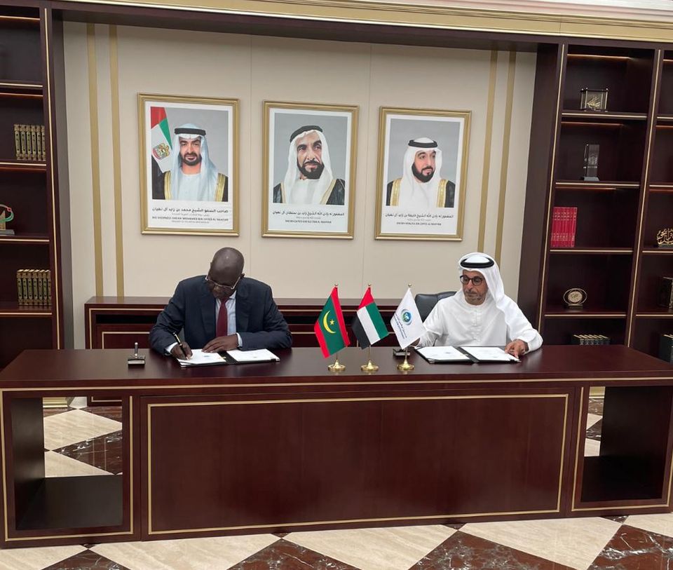 موريتانيا وصندوق أبو ظبي يوقعان اتفاقية تمويل تزويد (…)