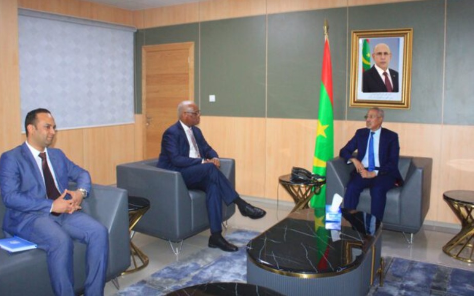 وزير الدفاع الموريتاني يجتمع برئيس بعثة الأمم المتحدة متعددة (...)