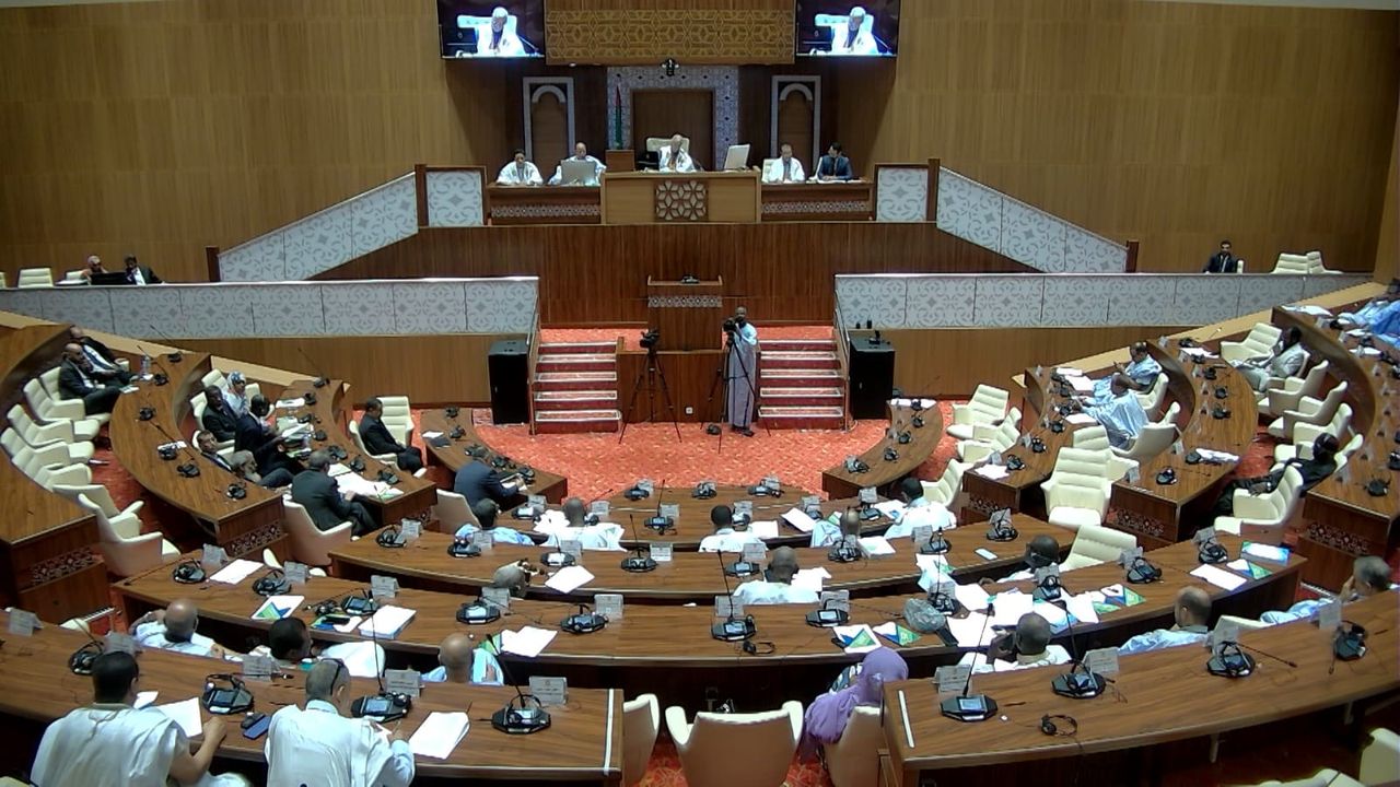 البرلمان يصادق على تسوية ميزانية الدولة لـ2021