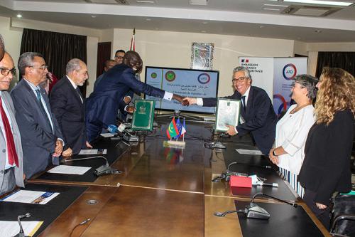 موريتانيا وفرنسا توقعان اتفاقية منحة لتمويل مشروع دعم قطاع (...)