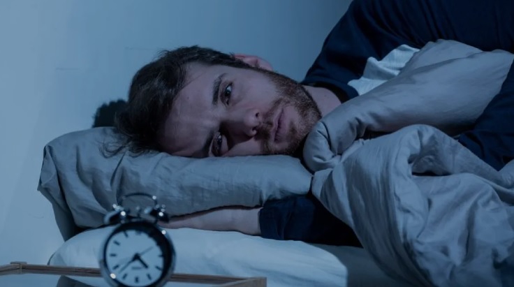 دراسة: ليلة واحدة بلا نوم قد تفسد مزاجك