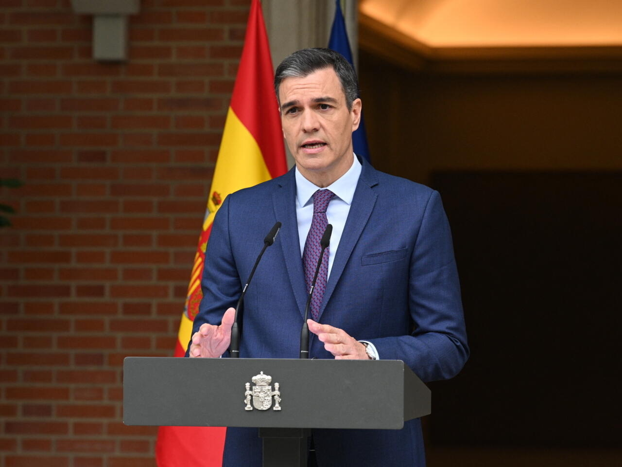 مصادر إسبانية: رئيس الوزراء الإسباني ورئيسة المفوضية (…)