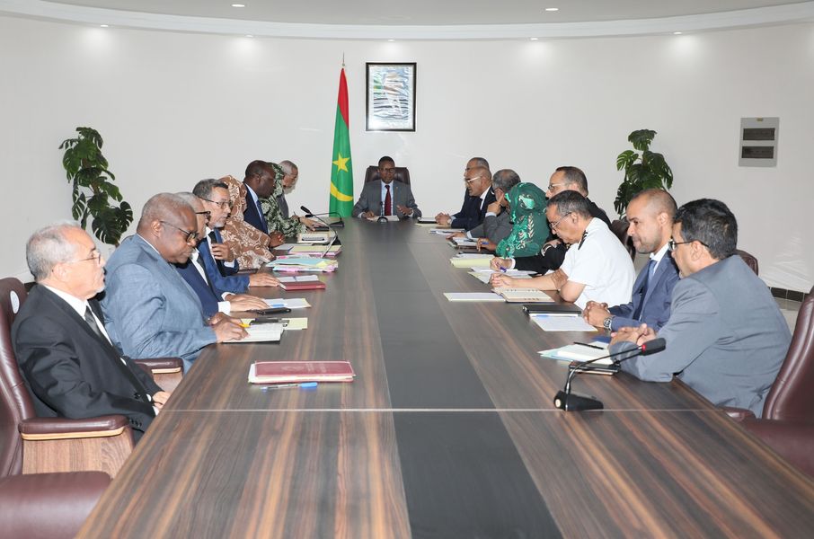 لجنة وزارية تناقش حالة الخدمات الأساسية بمدينة نواكشوط (...)