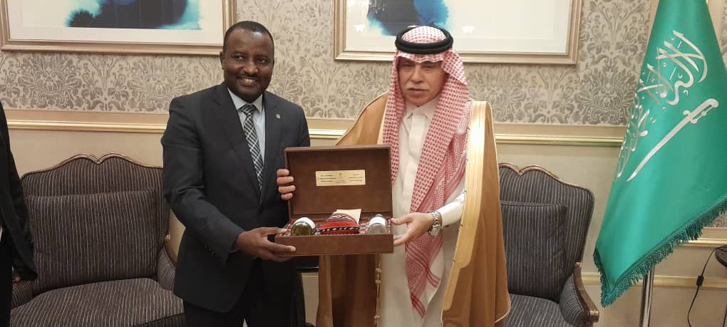 وزير الثقافة الموريتاني ووزير الإعلامي السعودي يتفقان على تطوير (...)