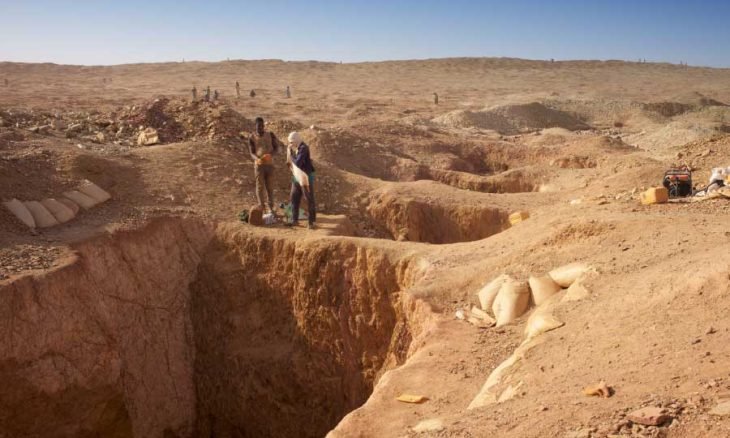 موريتانيا تسمح بالتنقيب اليدوي عن الذهب رغم مخاطره