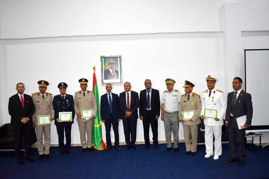 توشيح الضباط المصريين المؤطرين في كلية الدفاع بموريتانيا