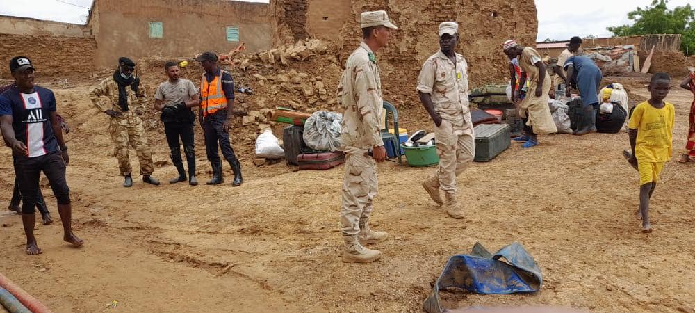 صور من تدخل الجيش في مدينة كيهيدي لإنقاذ سكان الأحياء التي (...)