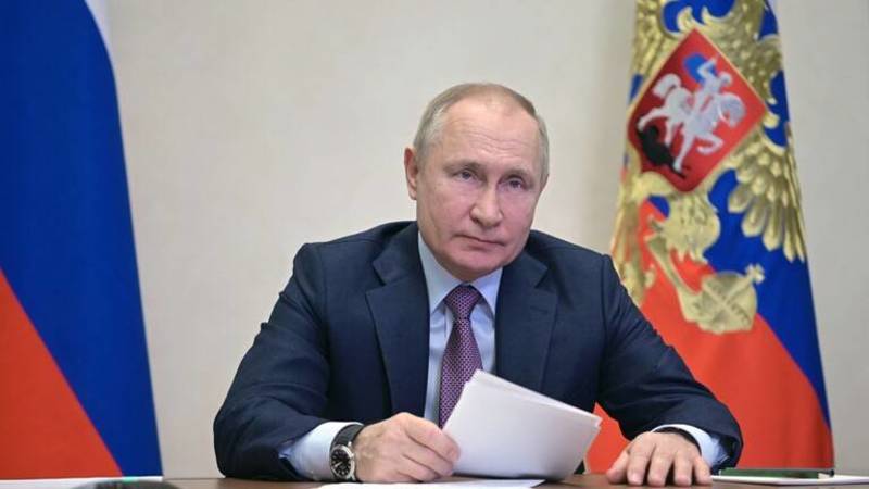 بوتين يعلن اعتراف روسيا بلوغانسك ودونيتسك جمهوريتين مستقلتين عن (...)