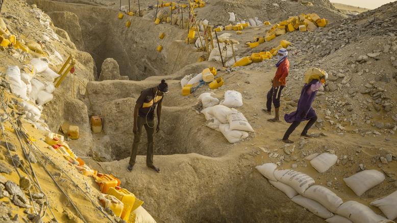 التنقيب عن الذهب بموريتانيا.. حين يمتزج الحلم بالثراء مع (…)