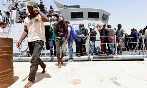 اللجنة الإسبانية لعون المهاجرين تشجب ظروف ترحيلهم إلى (…)