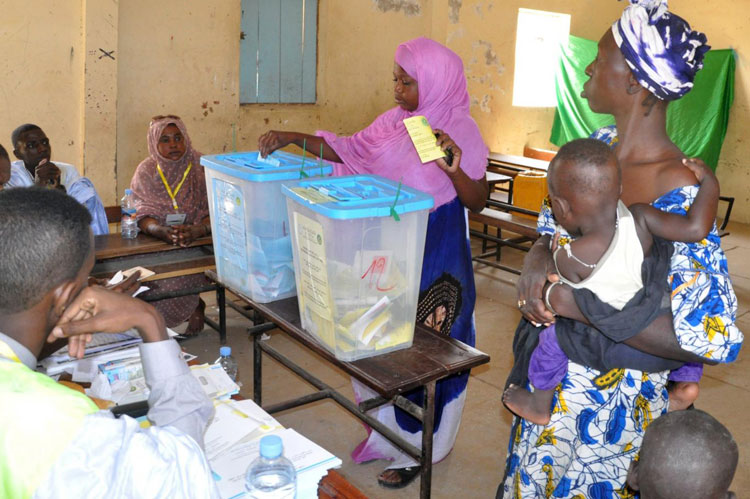 الانتخابات الرئاسية في موريتانيا: تصدع الغالبية والمعارضة
