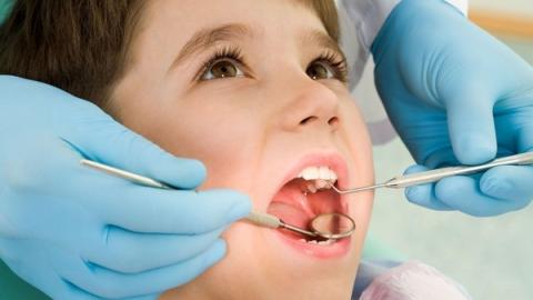 النقابة الوطنية لأطباء الأسنان تتكفل بعلاج الحالات (…)