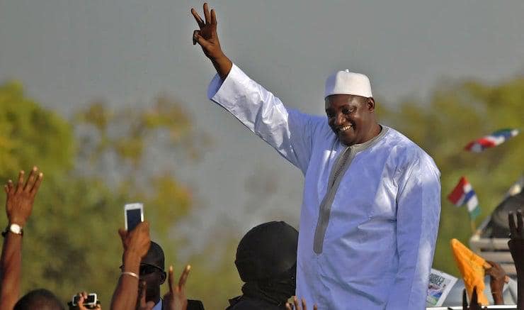 الرئيس الغامبي أداما بارو يقرر إعفاء الموريتانيين (…)