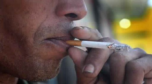 الحكومة الموريتانية تلزم موردي التبغ بتغليف علبه بصور (…)