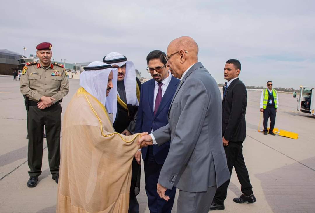 غزواني يصل إلى دولة الكويت للتعزية في أميرها