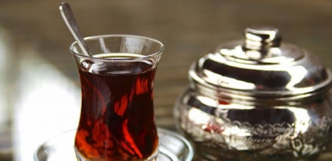 شاي بالزبدة والتوابل والأعشاب.. طرق تحضير أشهر مشروب في (…)