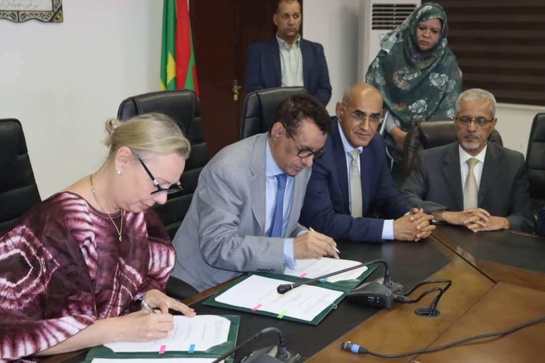 الحكومة الموريتانية توقع أكبر اتفاقية في تاريخ موريتانيا (…)