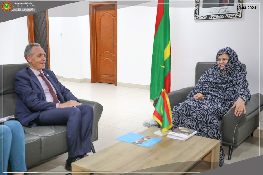 وزارة التشغيل تقدم لممثل منظمة اليونيسيف بموريتانيا خطة (…)