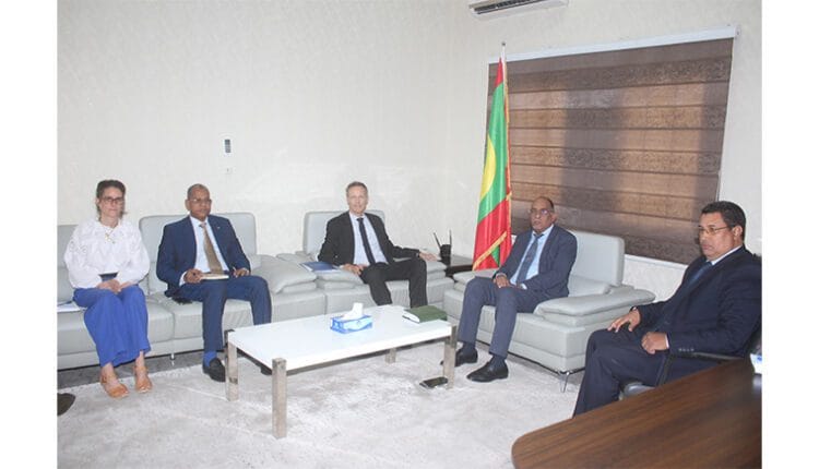 وزير المالية الموريتاني يبحث التعاون الموريتاني الأروبي (…)