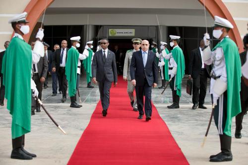 وزيران يرافقان الرئيس ولد الغزواني في مشاركته في الأيام (…)