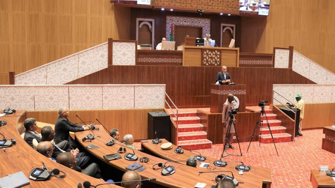 لن نخرج من شائعة إلا ودخلنا في أخرى!
