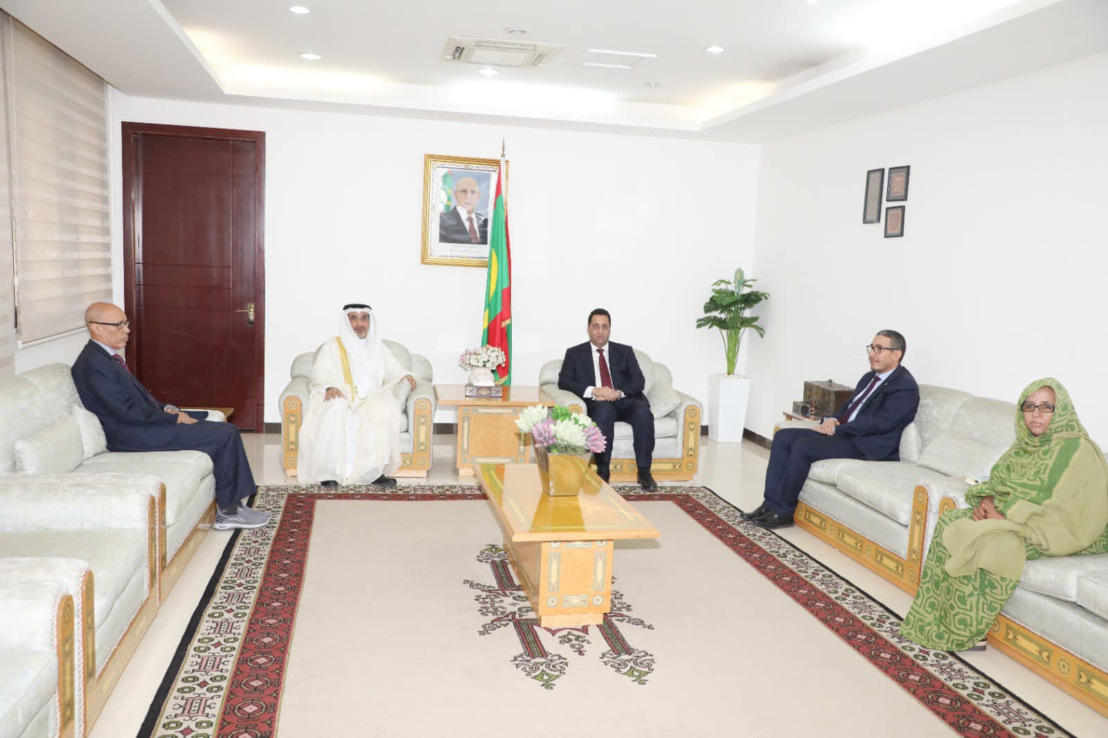 الوزير الأول يبحث مع سفير الكويت بانوكشوط العلاقات بين&nbsp;(…)