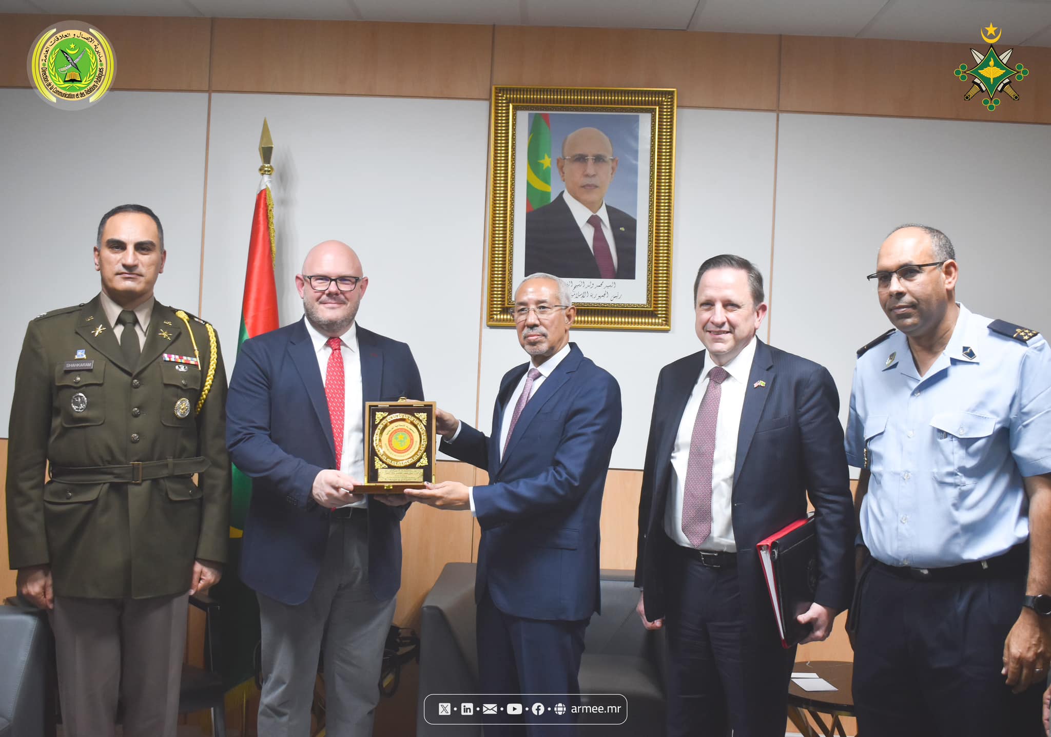 وزير الدفاع الموريتاني يبحث الأمن مع كبير الموظفين (…)