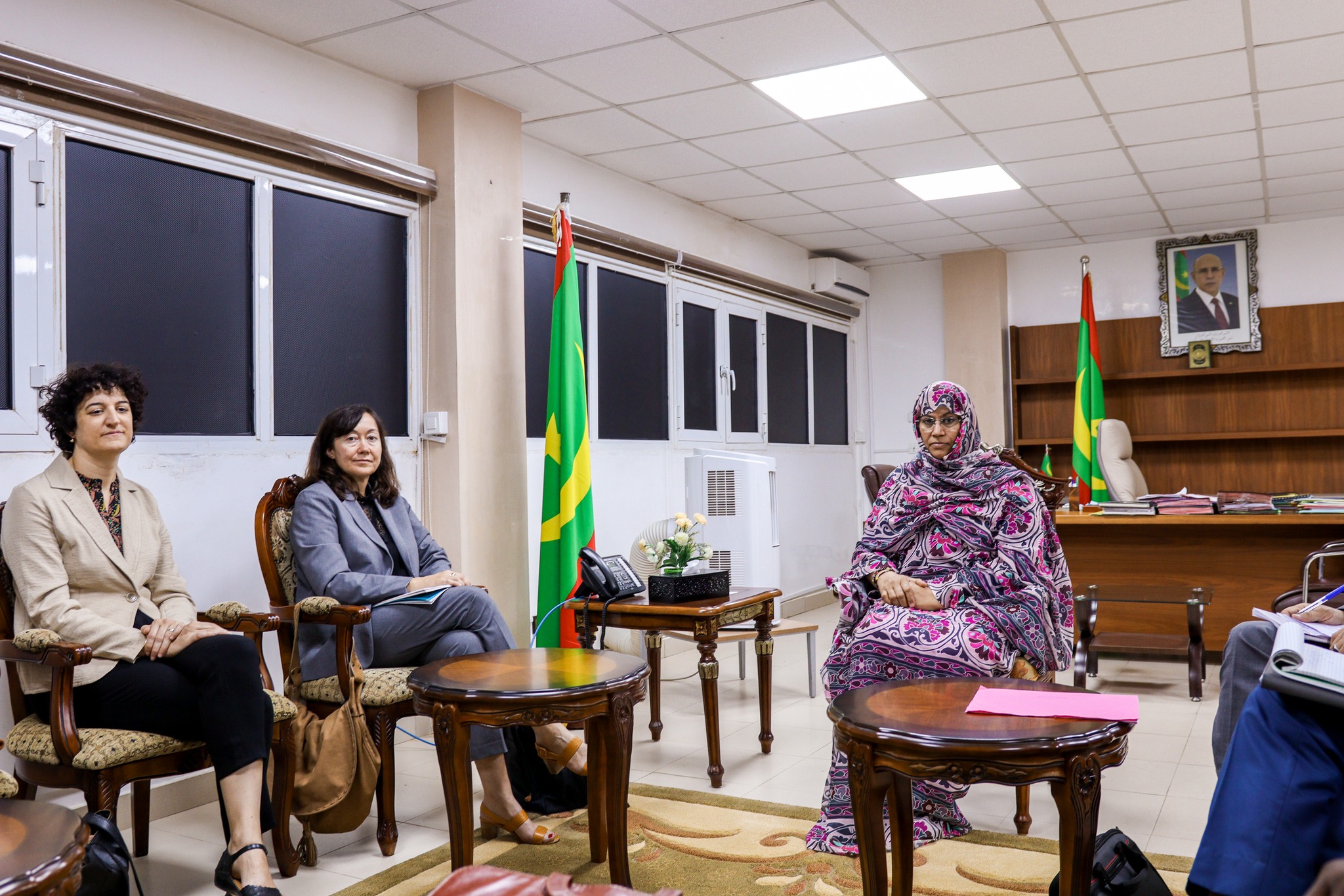 الحكومة تبحث مع البنك الدولي مشروع المخططات التوجيهية (…)