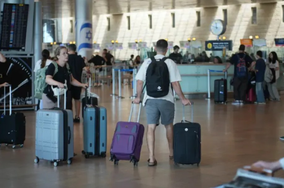 استطلاع رأي إسرائيلي: 57% من الشباب الإسرائيلي يخشون&nbsp;(…)