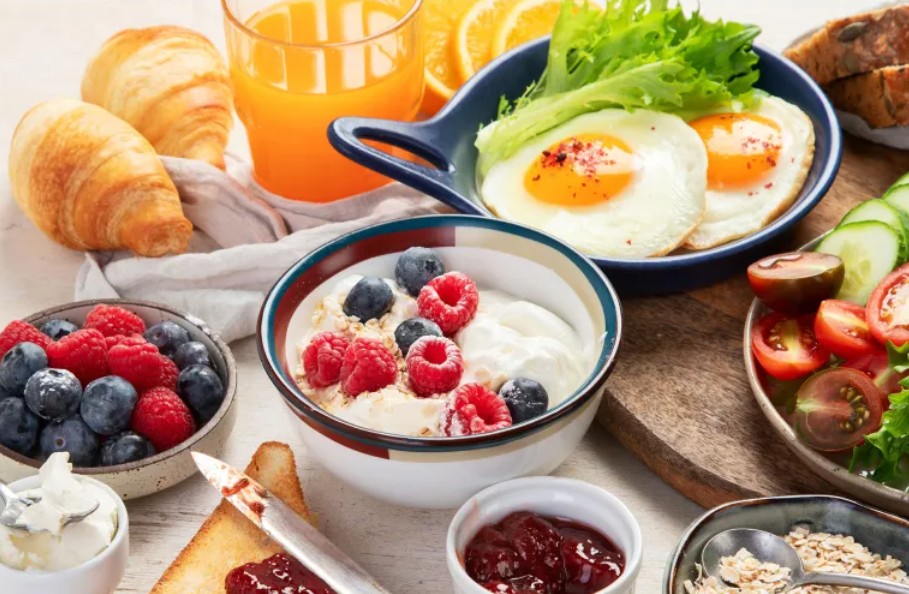 دراسة: 7 أطعمة يجب تجنب استعمالها في الصباح