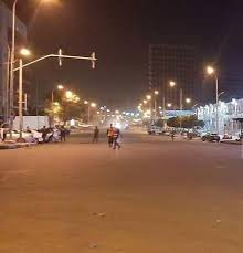 وزارة الداخلية تعلن تأخير حظر تجول السيارات إلى الثانية&nbsp;(…)