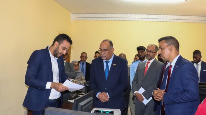 وزير المالية: الإدارة يجب أن تسهر على خدمة المواطنين