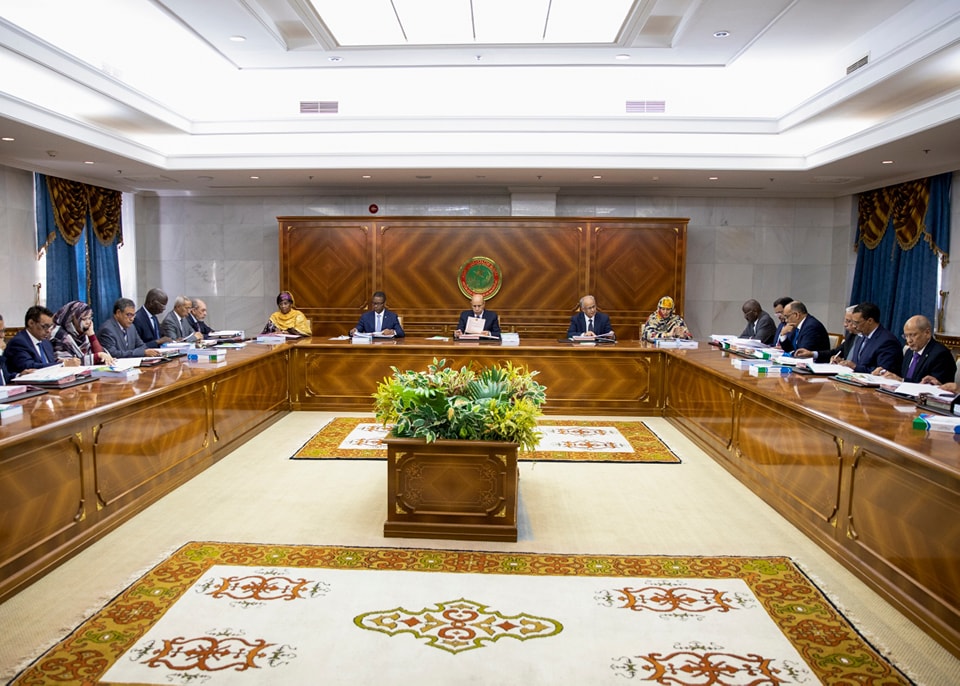 مجلس الوزراء يصادق على التسوية النهائية لميزانية 2021(نص (…)