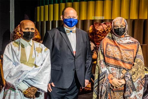 صورة ولد صلاحي ووزيرة التجارة الموريتانية في معرض إكسبو&nbsp;(…)