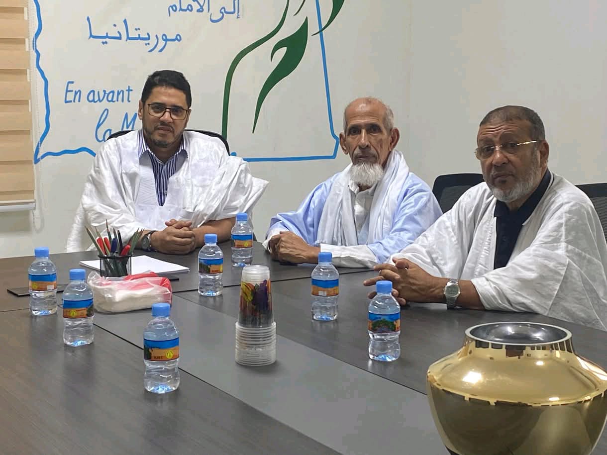 عضوان سابقان في مجلس الشيوخ يزوران حزب 