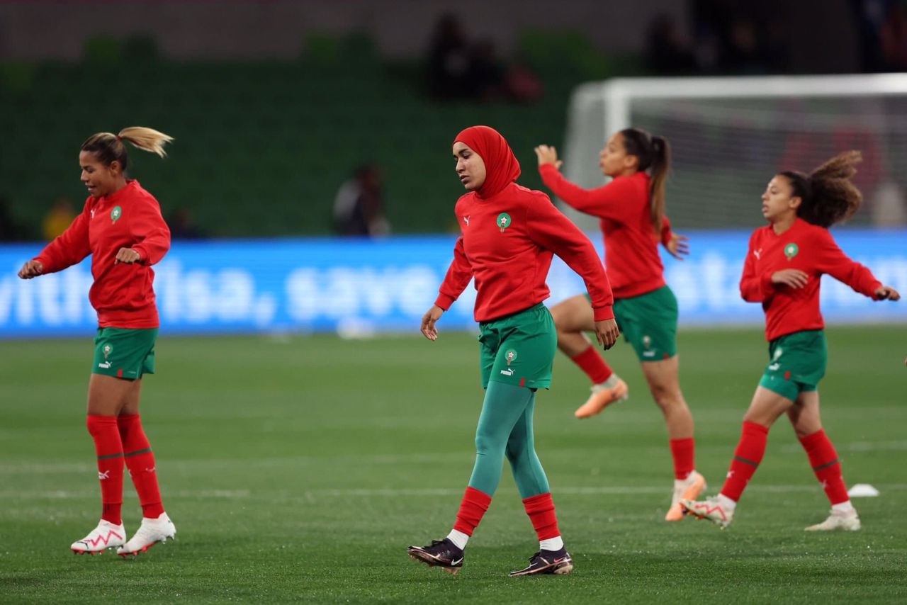 مغربية تصبح أول لاعبة ترتدي الحجاب في كأس العالم للسيدات (…)