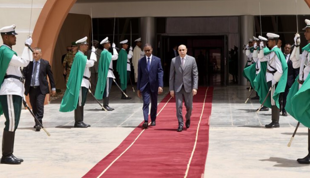 الرئيس غزاني يشارك في مراسيم تنصيب الرئيس التشادي