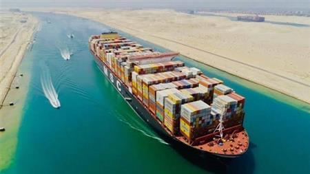 مصادر مصرية: قناة السويس تجدد تخفيضات سفن الصب الجاف (…)