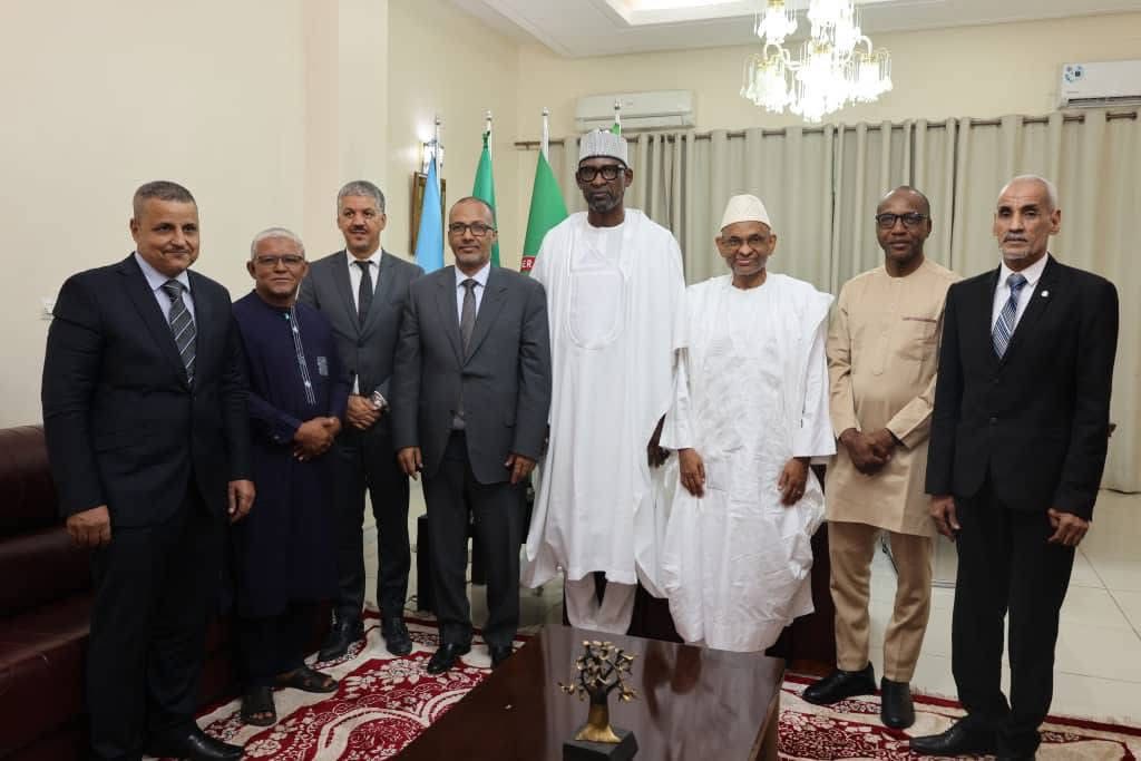 في مالي.. رئيس اتحاد أرباب العمل الموريتاني يلتقي وزير (…)