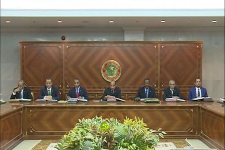 إذاعة فرنسا تتناول تعديل لجنة الانتخابات