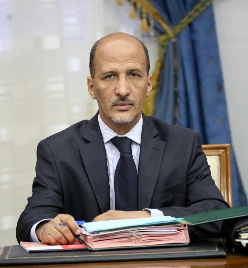 تكليف وزير التجهيز والنقل بمهام وزير الصحة المقال