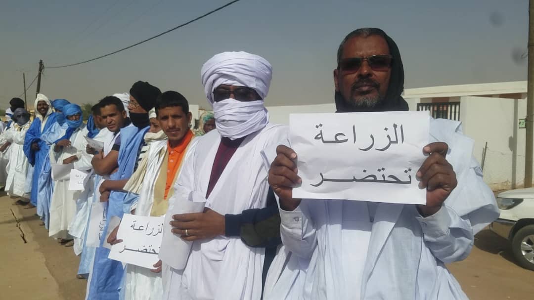 المزارعون في وقفة احتجاجية أمام الوالي: هذه هي مطالبنا