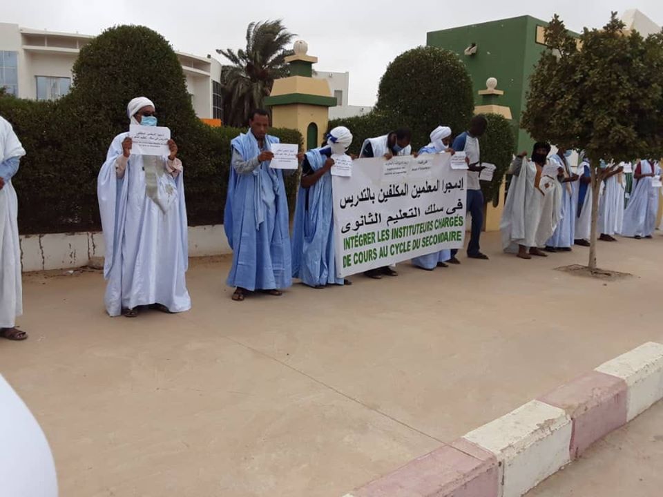 المكلفون بالتدريس ينظمون وقفة أمام الوزارة الأولى (…)