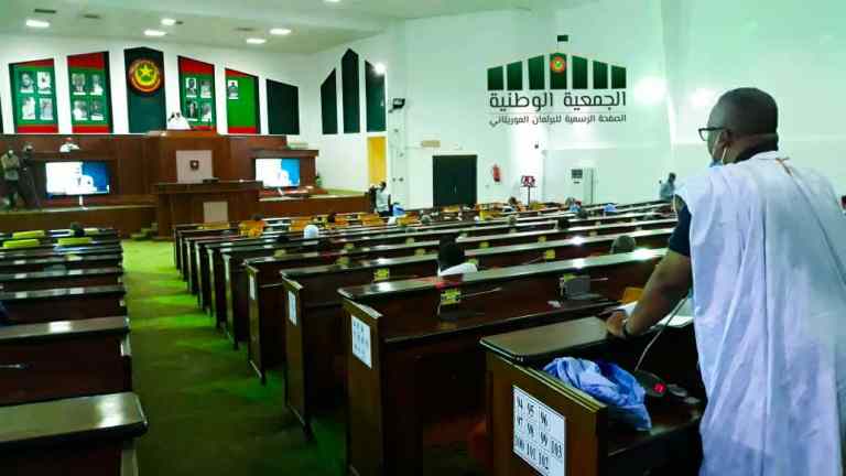 الجمعية الوطنية تصادق على مشروعي قانونين