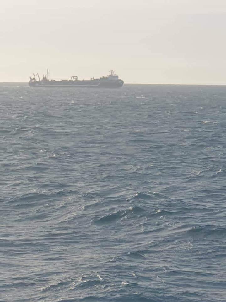 صور لسفينة الصيد العملاقة التى دخلت المياه الإقليمية&nbsp;(…)