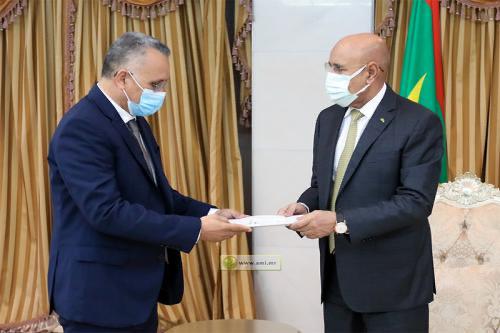 رئيس اللجنة الوطنية لحقوق الإنسان يقدم تقريره للرئيس غزواني