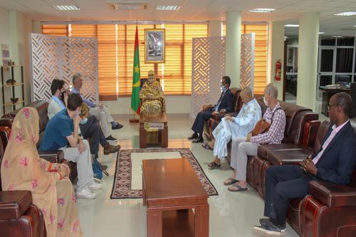 مخرج فيلم الموريتاني يلتقي بوزيرة التجارة الناها بنت&nbsp;(…)